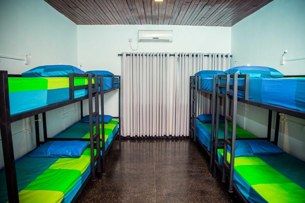 Tuk Tuk Hostels Коломбо Екстериор снимка
