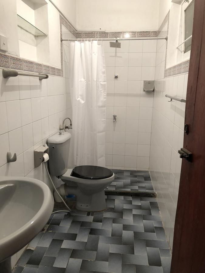Tuk Tuk Hostels Коломбо Екстериор снимка