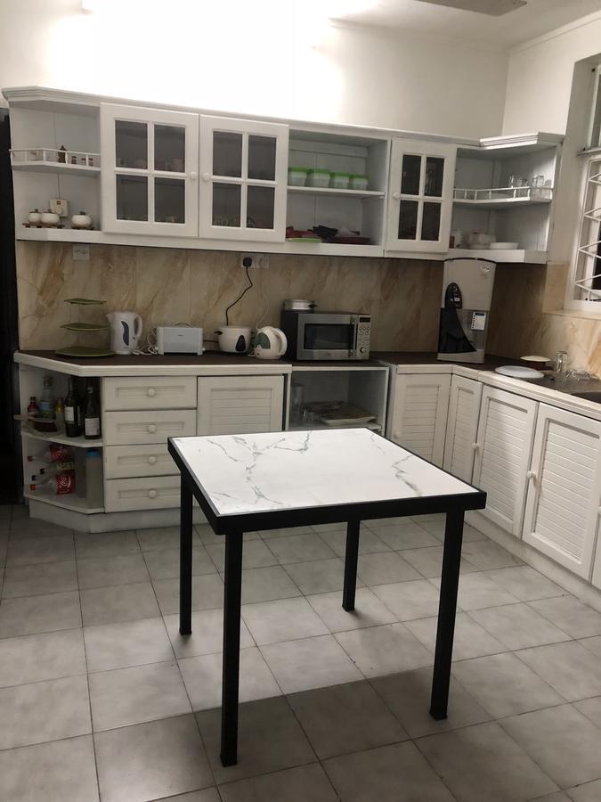 Tuk Tuk Hostels Коломбо Екстериор снимка